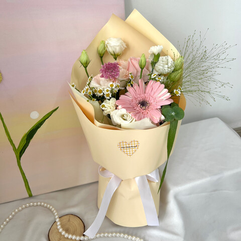 Nude Aura blooms 